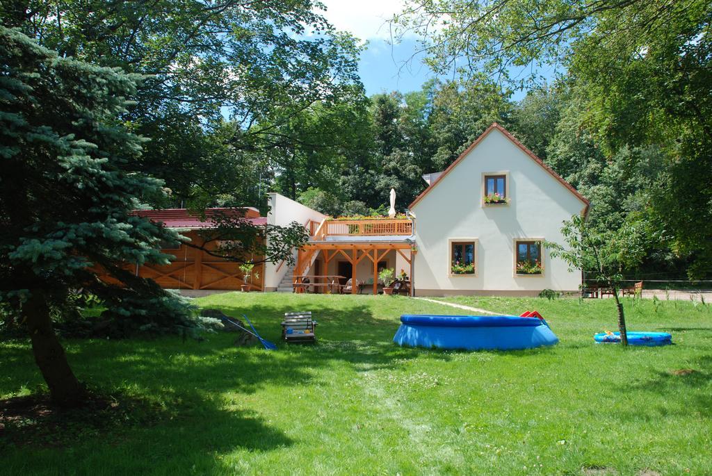 Апартаменты Penzion Staj Navary Экстерьер фото